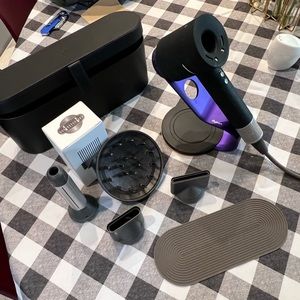 Dyson supersonic hair dryer set